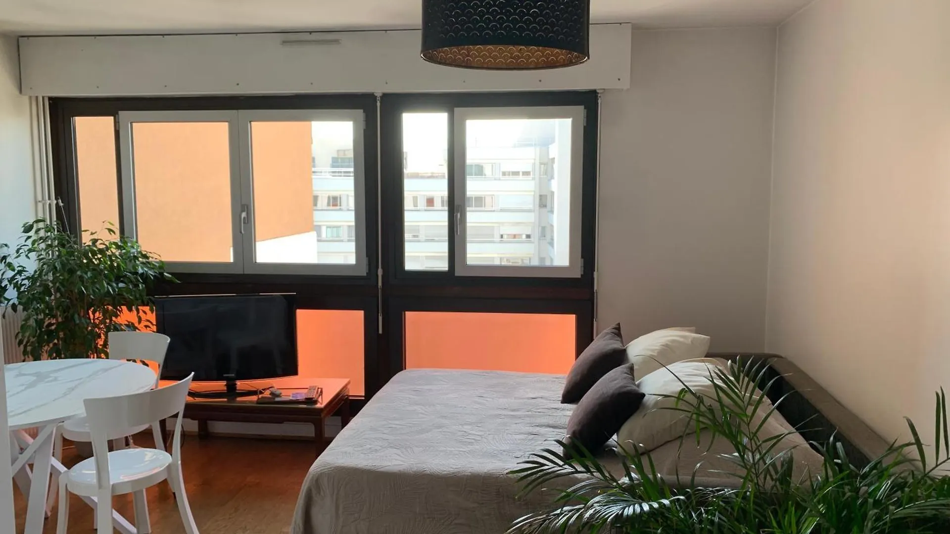Апартаменты Appartement Lumineux 46M2 20E Париж